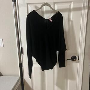 Lulus black v neck sweater size S